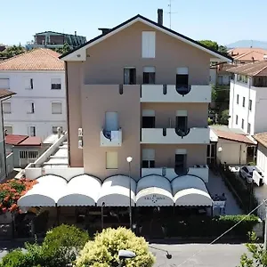 Hotel Dina